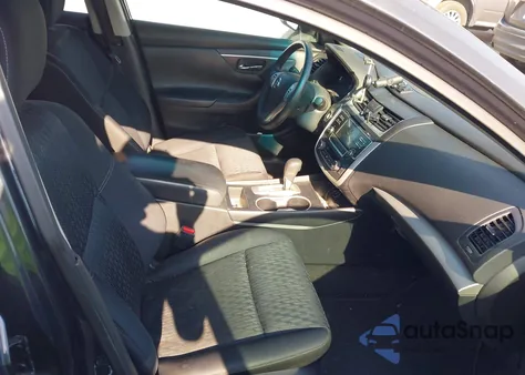 2016 Nissan Altima 2.5 Sv z USA, uszkodzony, nr VIN 1N4AL3AP9GC237500